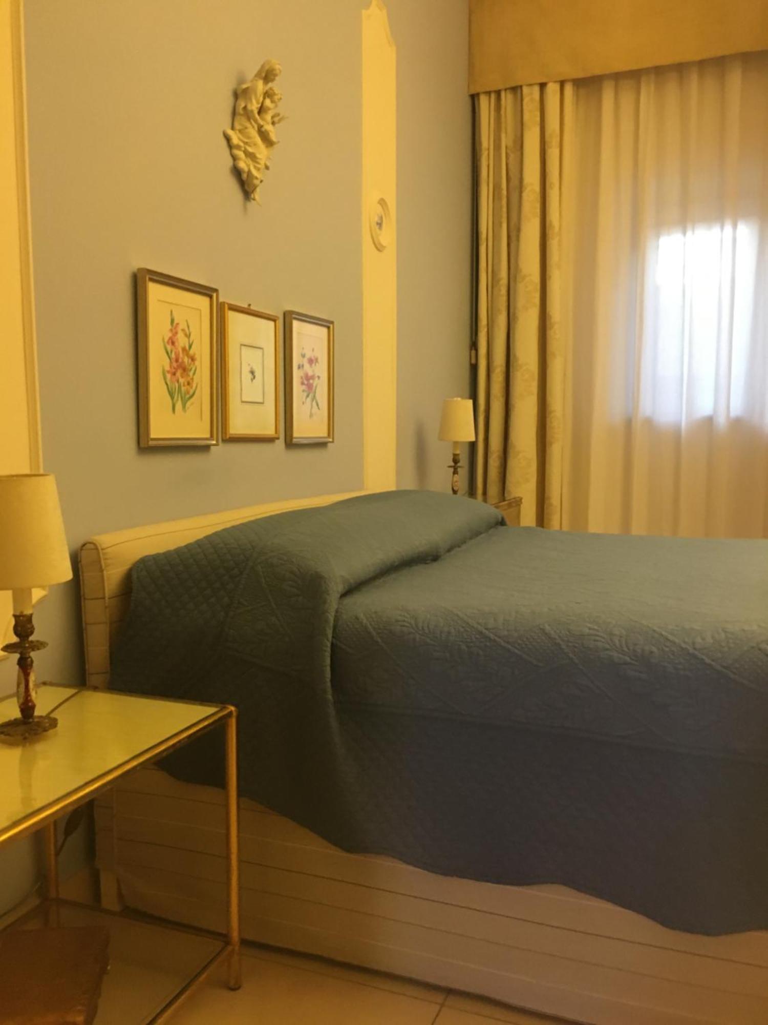 Domus Felix Bed & Breakfast Sorrento Bagian luar foto