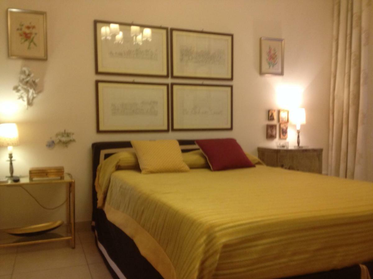 Domus Felix Bed & Breakfast Sorrento Bagian luar foto