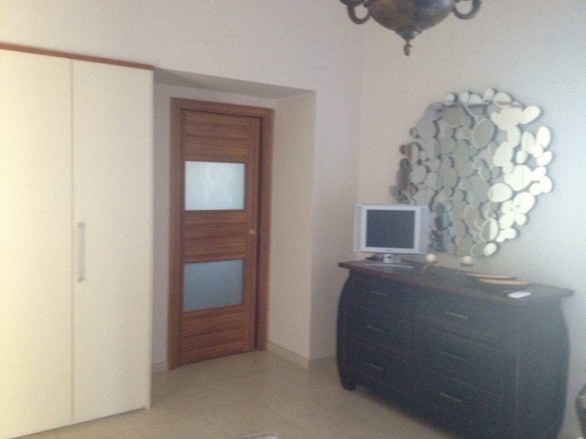 Domus Felix Bed & Breakfast Sorrento Bagian luar foto